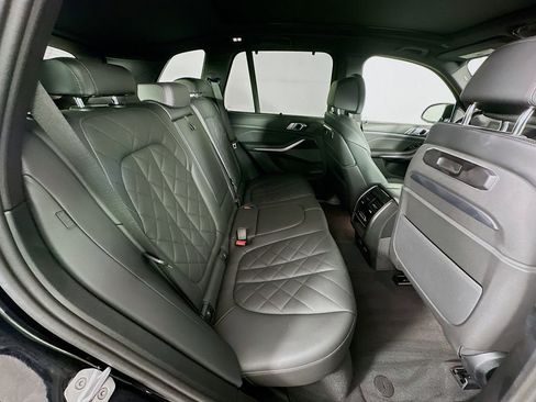 Used 2025 BMW X5 M60i image 34