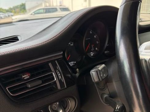 Used 2019 Porsche Macan AWD/4WD image 16