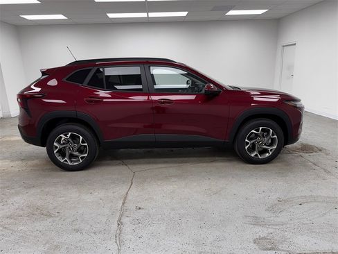 New 2025 Chevrolet Trax LT w/ Driver Confidence Package image 4