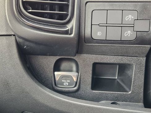 Used 2025 RAM ProMaster 2500 w/ Premium Convenience Group image 22