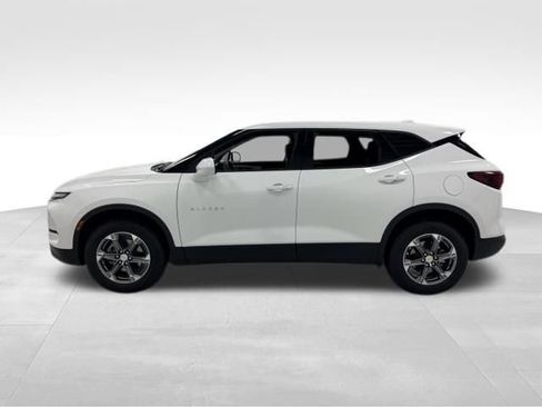 Certified 2025 Chevrolet Blazer LT AWD/4WD image 2
