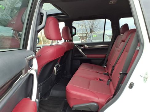 Used 2023 Lexus GX 460 Premium w/ Premium Package image 19