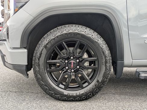 Used 2024 GMC Sierra 1500 Elevation image 8