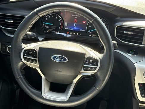 Certified 2021 Ford Explorer XLT w/ Equipment Group 202A RWD image 12