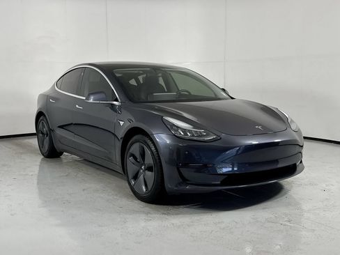 Used 2018 Tesla Model 3 Mid Range RWD image 4
