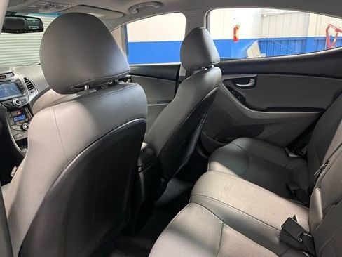 Used 2015 Hyundai Elantra Limited w/ Option Group 05 image 18