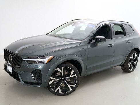 New 2026 Volvo XC60 T8 Ultra w/ Climate Package AWD/4WD image 3
