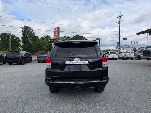 Used 2011 Toyota 4Runner SR5 w/ Premium Pkg w/Leather RWD image 8