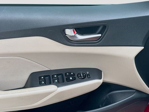 Used 2022 Hyundai Accent SEL FWD image 12