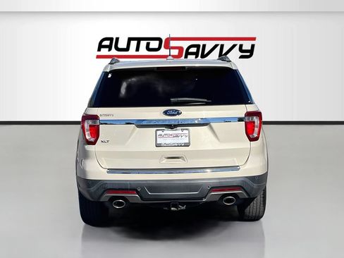 Used 2018 Ford Explorer XLT w/ Equipment Group 201A FWD image 6