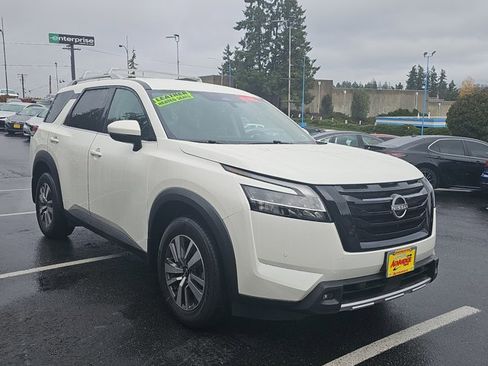 Certified 2023 Nissan Pathfinder SL w/ Lighting Package (N92) image 7