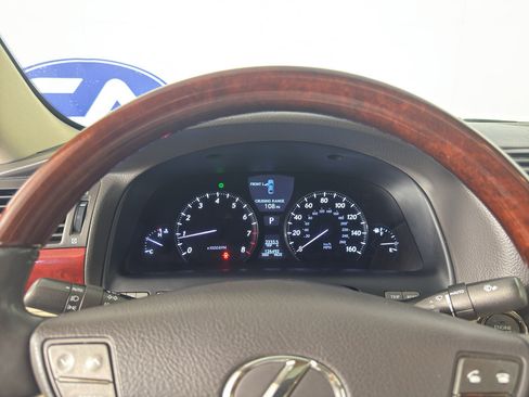 Used 2010 Lexus LS 460 w/ Luxury Value Edition RWD image 22