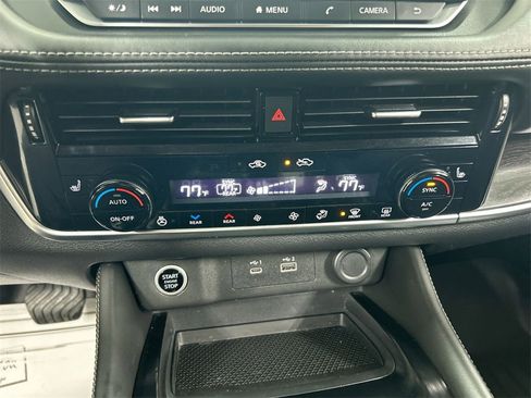 Used 2021 Nissan Rogue SL image 22