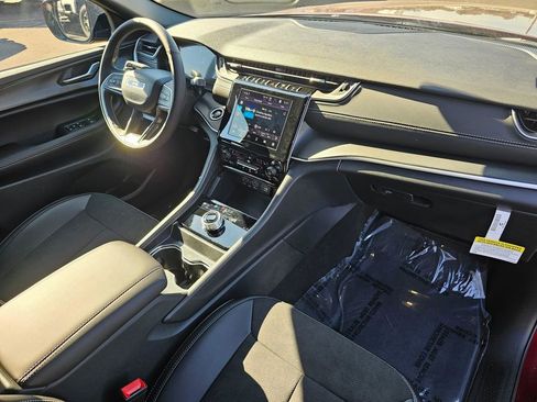 New 2025 Jeep Grand Cherokee L Altitude image 16