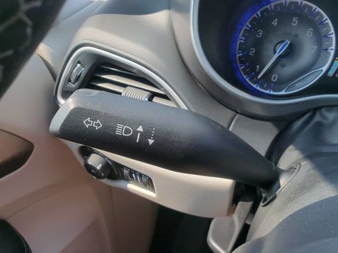 Used 2023 Chrysler Pacifica Touring-L FWD image 29