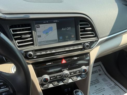 Used 2020 Hyundai Elantra Limited w/ Ultimate Package 03 FWD image 20