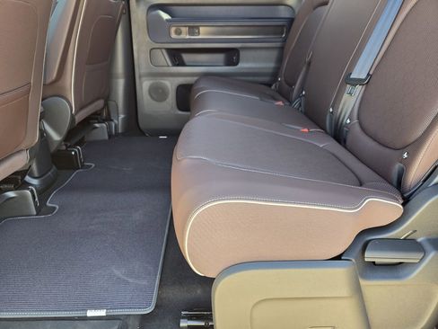 New 2025 Volkswagen ID. Buzz Pro S image 20