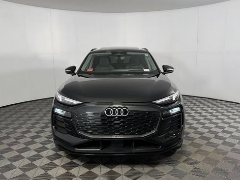 Used 2025 Audi Q6 e-tron Premium Plus w/ Premium Plus AWD/4WD image 4