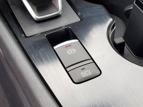 Certified 2023 Nissan Rogue SV image 24