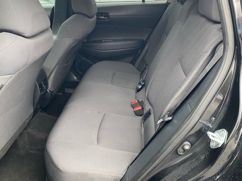 Used 2023 Toyota Corolla Cross LE image 6