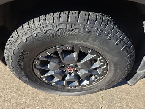 Used 2023 Nissan Frontier Pro-X w/ Pro-X Premium Package image 2