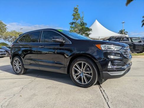 Certified 2021 Ford Edge Titanium image 2