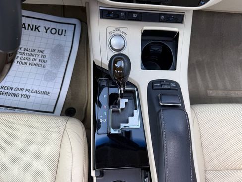 Used 2014 Lexus ES 350 w/ Luxury Package FWD image 31