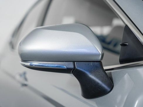 Used 2024 Toyota Camry SE image 14