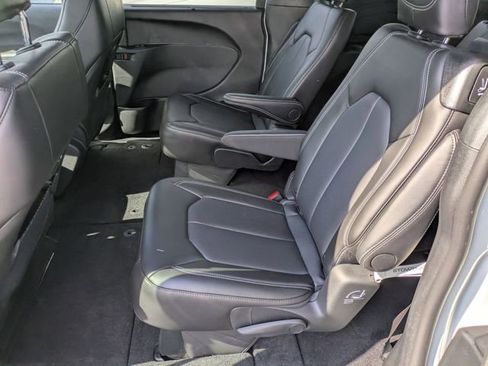 New 2026 Chrysler Pacifica Select w/ S Appearance Package FWD image 24