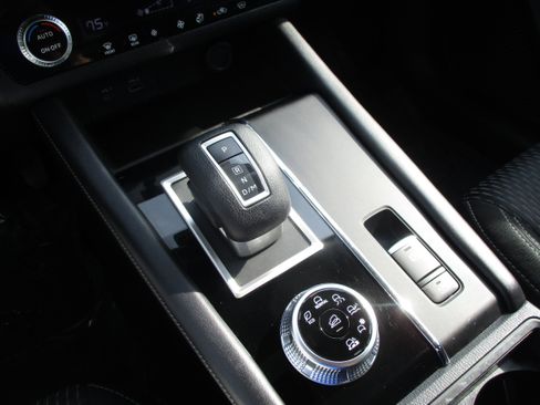 Used 2023 Mitsubishi Outlander ES AWD/4WD image 24