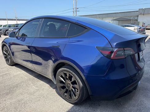 Used 2022 Tesla Model Y Long Range AWD/4WD image 12