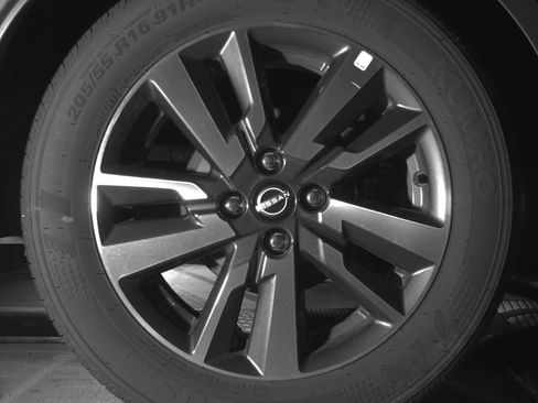 Used 2025 Nissan Versa SV w/ Trunk Package FWD image 15