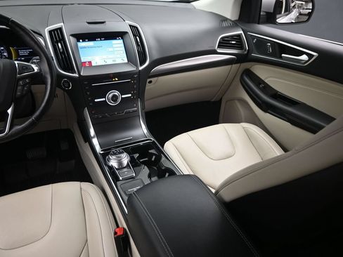 Used 2019 Ford Edge Titanium w/ Cold Weather Package AWD/4WD image 15