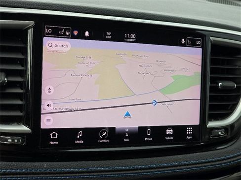 Used 2021 Chrysler Pacifica Touring-L image 4