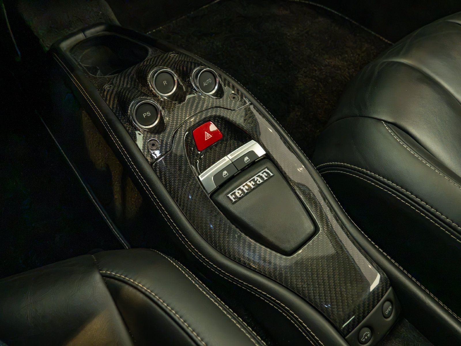 Used 2014 Ferrari 458 Italia Coupe RWD image 15
