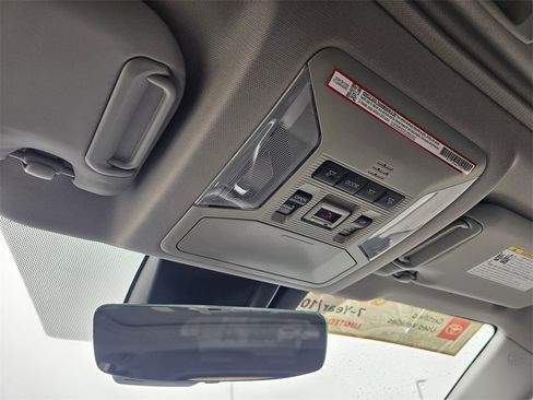 Used 2025 Toyota RAV4 XLE image 26