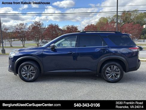Used 2024 Nissan Pathfinder SV image 7