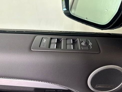 New 2025 Land Rover Discovery Dynamic SE image 28