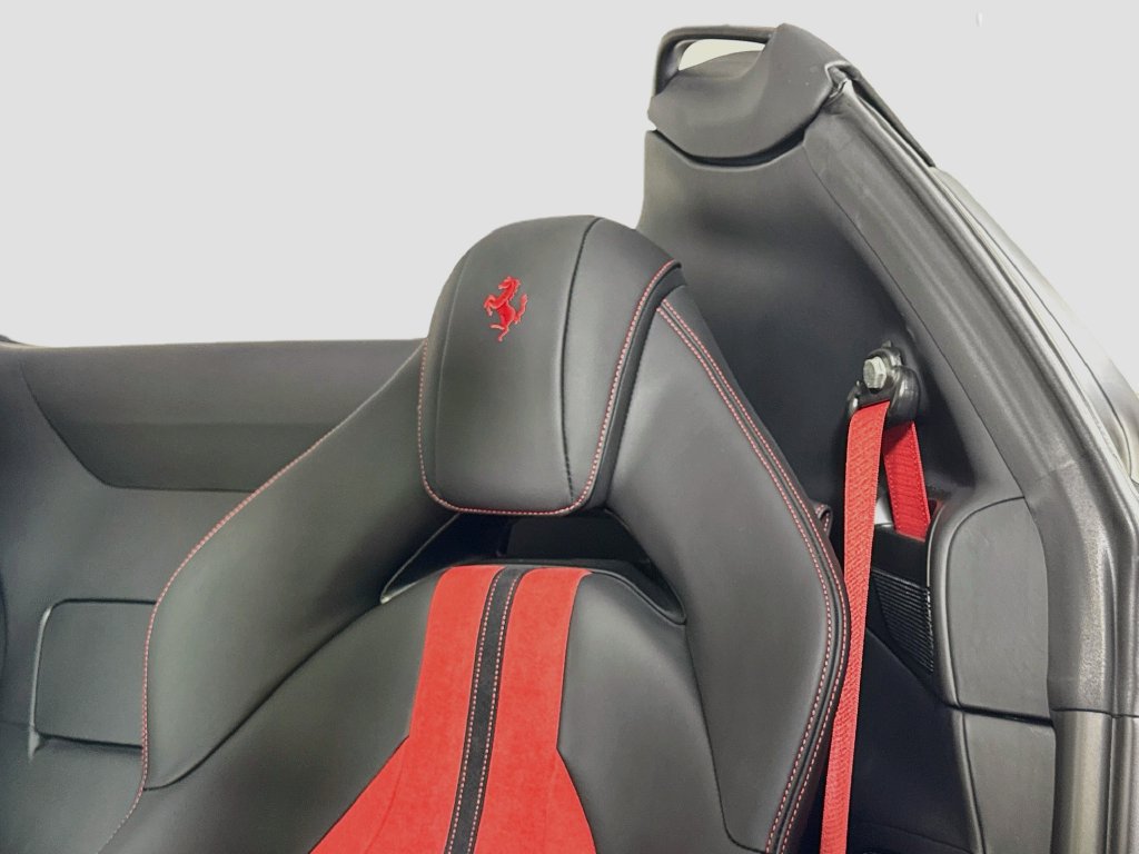 Certified 2023 Ferrari 812 GTS RWD image 19