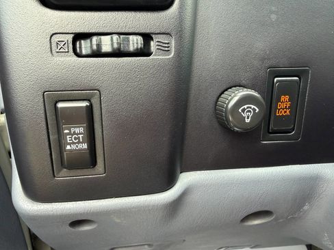 Used 2000 Toyota Tacoma PreRunner RWD image 17