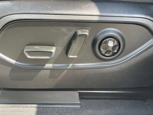 Used 2023 Jeep Grand Cherokee Limited AWD/4WD image 26