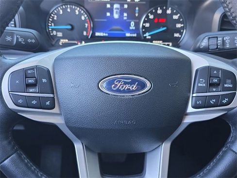 Used 2023 Ford Explorer XLT image 28