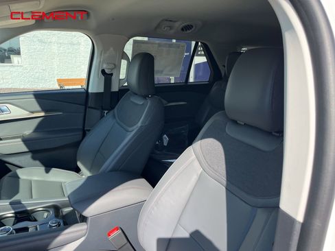 New 2025 Ford Explorer Active w/ Active Comfort Package image 26