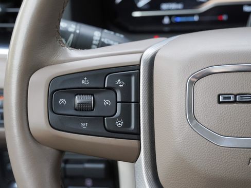 Used 2023 GMC Yukon Denali w/ Advanced Technology Package AWD/4WD image 22