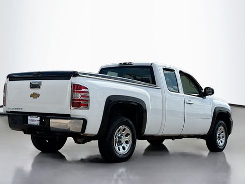 Used 2010 Chevrolet Silverado 1500 W/T RWD image 2