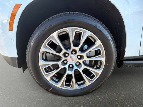 New 2026 GMC Yukon XL Denali w/ Denali Reserve Package AWD/4WD image 10