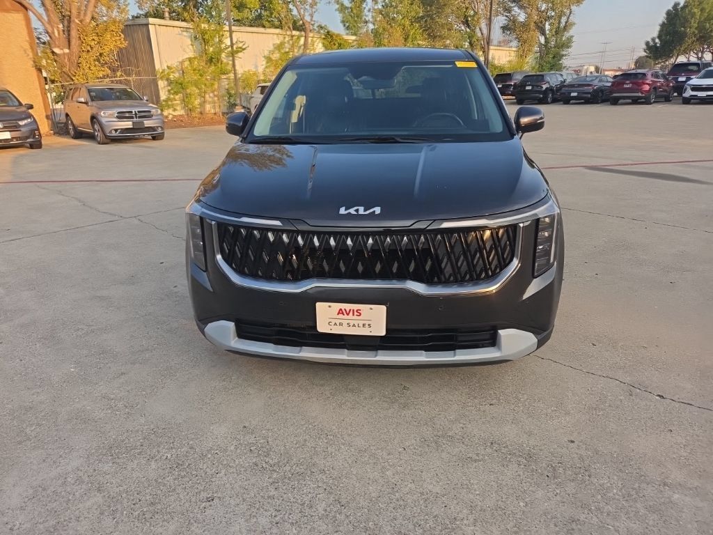 Used 2025 Kia Carnival FWD image 5