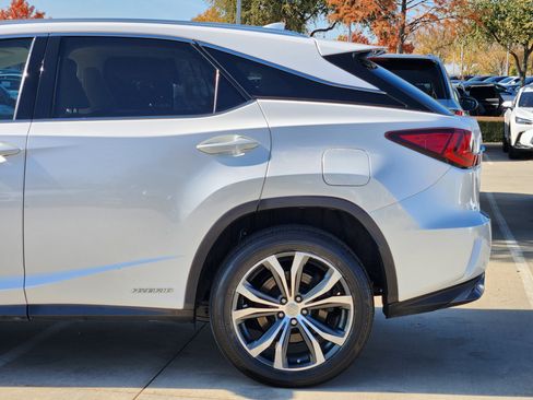 Used 2017 Lexus RX 450h AWD image 10