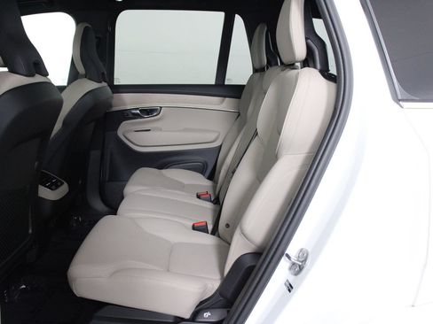 Certified 2026 Volvo XC90 B5 Core AWD/4WD image 32