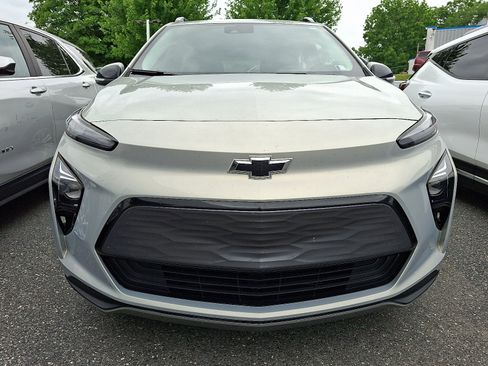 Certified 2023 Chevrolet Bolt EUV LT w/ Comfort Package FWD image 2
